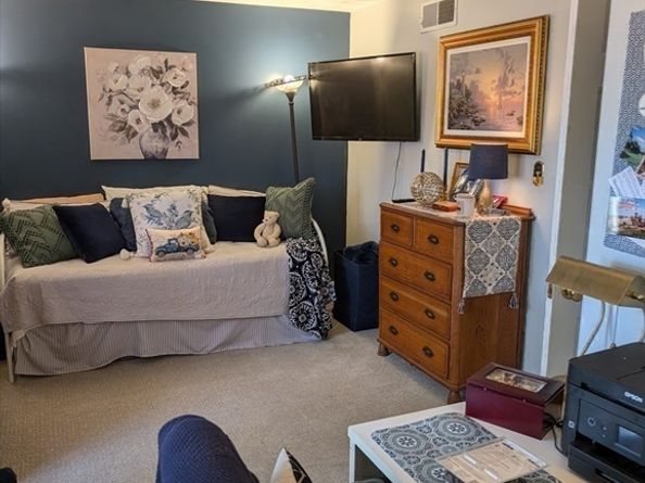 251 Wellman Ave 251, Chelmsford MA 01863