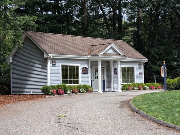 251 Wellman Ave 251, Chelmsford MA 01863