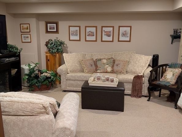 251 Wellman Ave 251, Chelmsford MA 01863