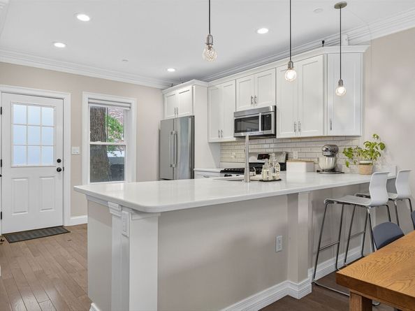 8 Tremont Pl 8, Boston MA 02135