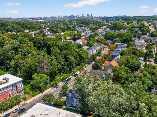 8 Tremont Pl 8, Boston MA 02135