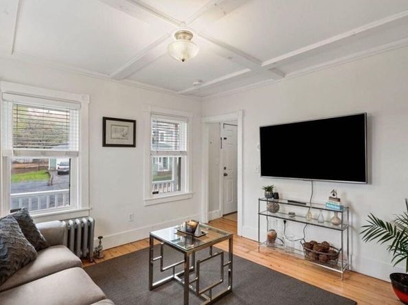 63 Cherry St, Plymouth MA 02360