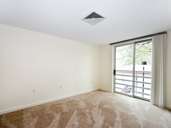 166 Place Ln 166, Woburn MA 01801