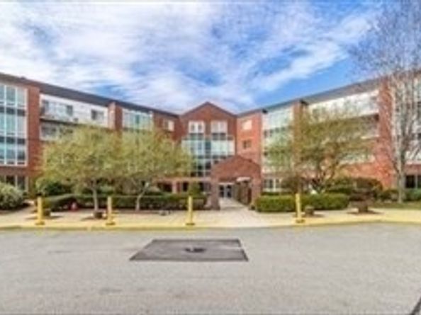 166 Place Ln 166, Woburn MA 01801