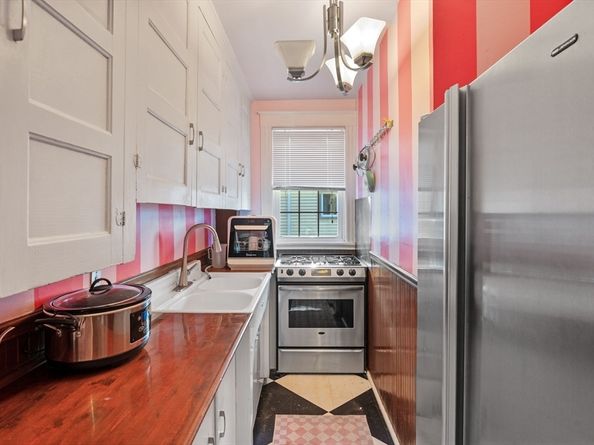 9 Glover St 1, Salem MA 01970