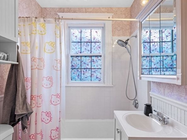 9 Glover St 1, Salem MA 01970