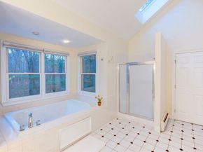 17 Bridle Path, Walpole MA 02081