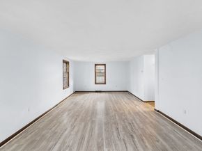 17 Blackstone Rd, Billerica MA 01862