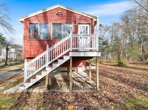 17 Blackstone Rd, Billerica MA 01862