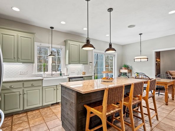 24 Brook Street, Shrewsbury MA 01545