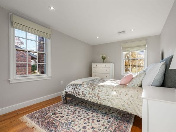 1292 Walnut St, Newton MA 02461