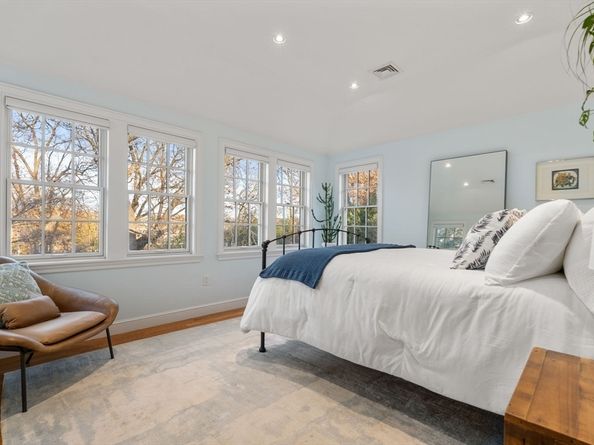 1292 Walnut St, Newton MA 02461