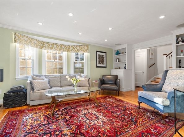 1292 Walnut St, Newton MA 02461