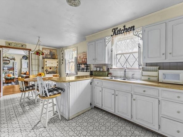 57 Carver Dr, Bridgewater MA 02324