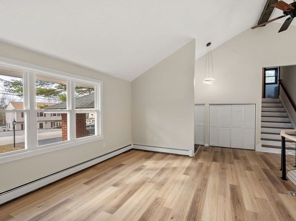 9 Scenic Ave, Webster MA 01570