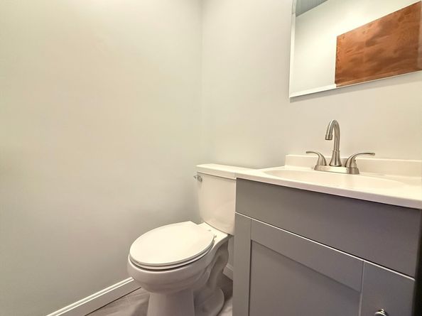 9 Scenic Ave, Webster MA 01570