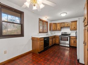 9 Scenic Ave, Webster MA 01570