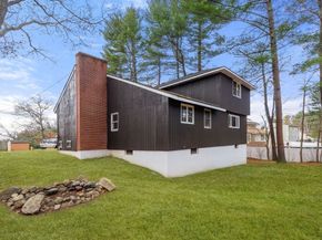 9 Scenic Ave, Webster MA 01570