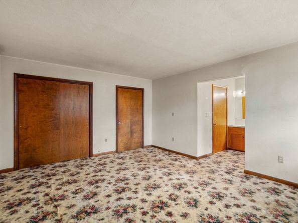 9 Scenic Ave, Webster MA 01570