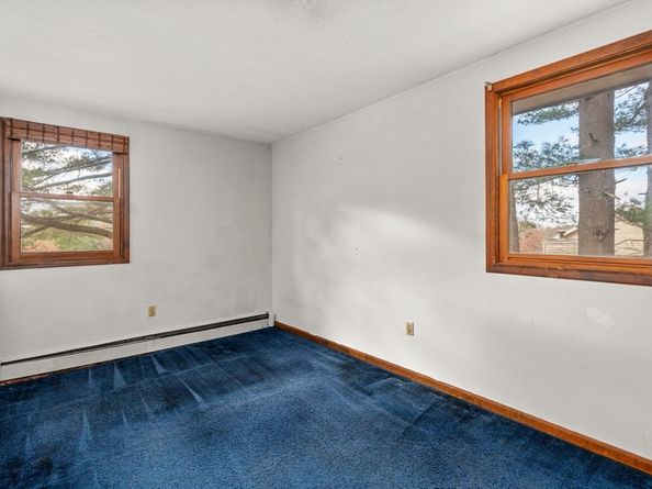 9 Scenic Ave, Webster MA 01570