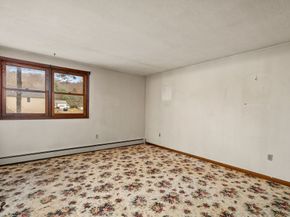 9 Scenic Ave, Webster MA 01570