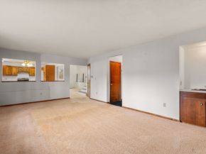 9 Scenic Ave, Webster MA 01570