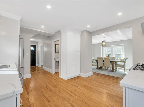 17 Metcalf St, Boston MA 02131