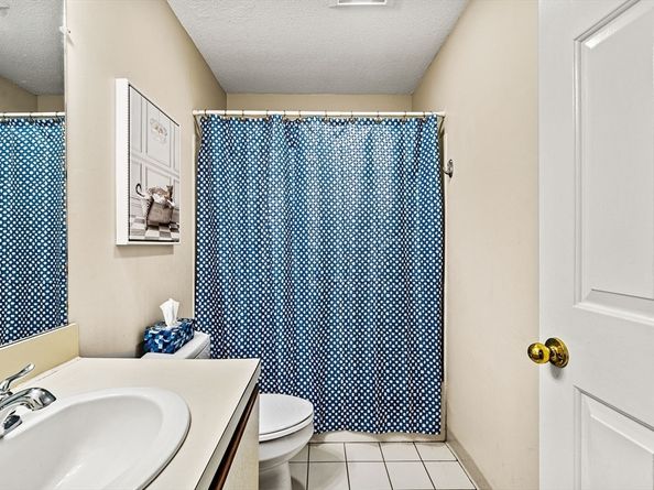 33 Maplewood Avenue 21, Gloucester MA 01930