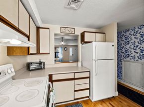 33 Maplewood Avenue 21, Gloucester MA 01930