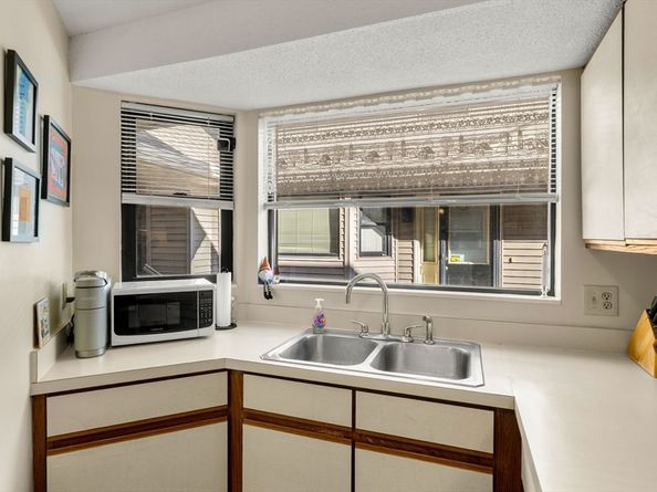 33 Maplewood Avenue 21, Gloucester MA 01930