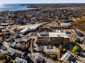 33 Maplewood Avenue 21, Gloucester MA 01930