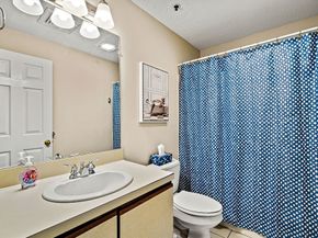 33 Maplewood Avenue 21, Gloucester MA 01930