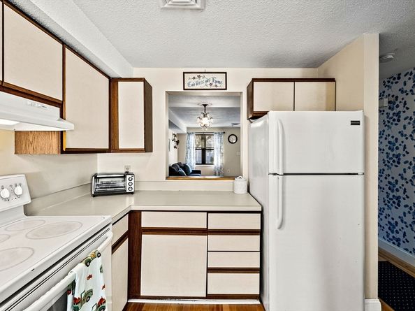 33 Maplewood Avenue 21, Gloucester MA 01930