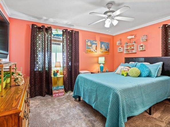 42 Walnut St, Saugus MA 01906