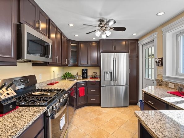 42 Walnut St, Saugus MA 01906