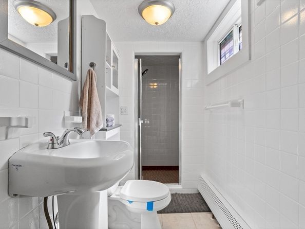 42 Walnut St, Saugus MA 01906