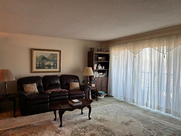 1 Summit Dr. 57, Reading MA 01867