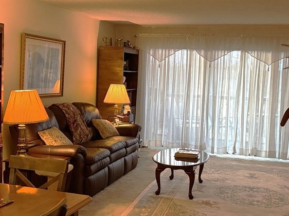 1 Summit Dr. 57, Reading MA 01867