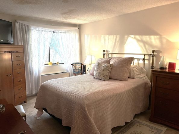 1 Summit Dr. 57, Reading MA 01867