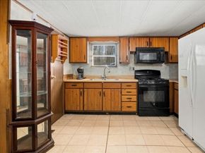 8 Nanatomqua N55, Brookfield MA 01506