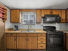 8 Nanatomqua N55, Brookfield MA 01506