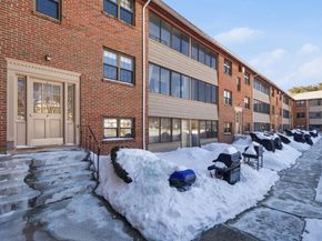 68 Preston St 6D, Wakefield MA 01880