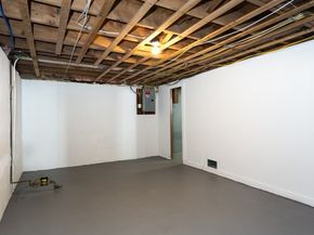 81 Edgewater Drive, Framingham MA 01702