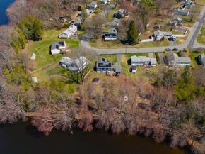 81 Edgewater Drive, Framingham MA 01702