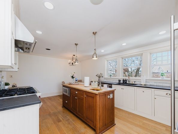 159 Washington St 4, Newton MA 02458