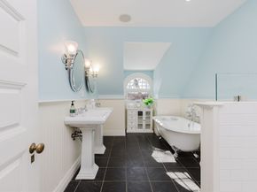 159 Washington St 4, Newton MA 02458