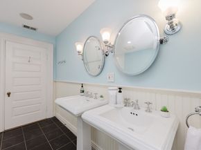 159 Washington St 4, Newton MA 02458