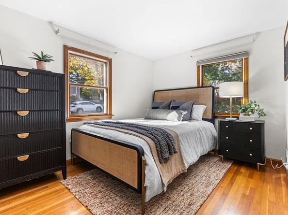 20 Lantern Ln, Burlington MA 01803