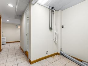 20 Lantern Ln, Burlington MA 01803