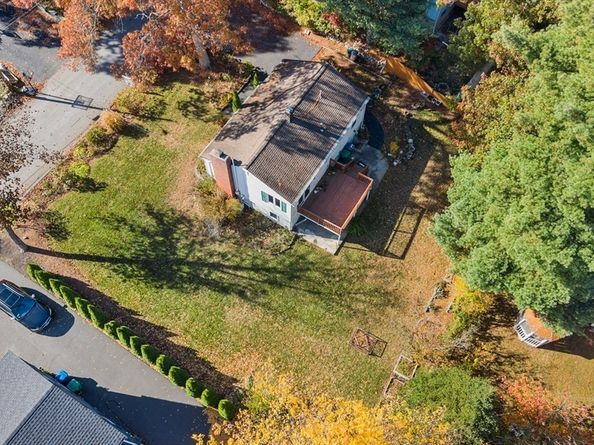 20 Lantern Ln, Burlington MA 01803